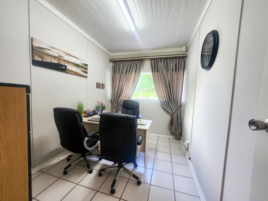 4 Bedroom Property for Sale in Wilgenhof Free State